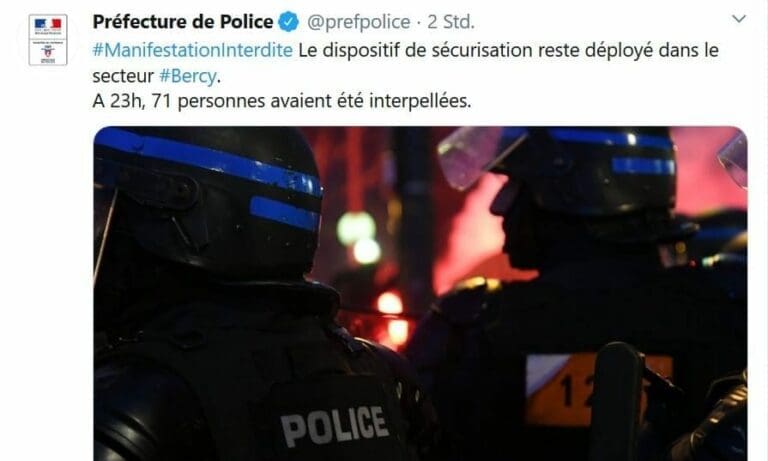 Feuer bei Afrikaner-Randalen in Paris — Polizeipräfektur Paris / Twitter