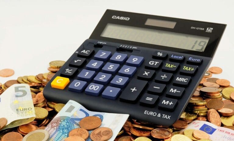 Rechner und Geld — Bru-nO / pixabay.com