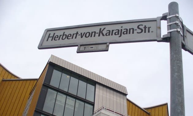 Herbert-von-Karajan-Straße