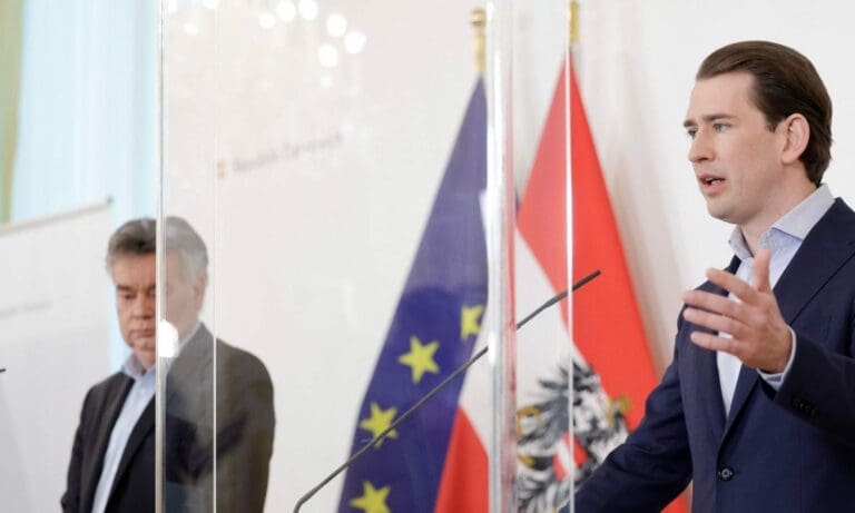 Werner Kogler und Sebastian Kurz —  Andy Wenzel / BKA