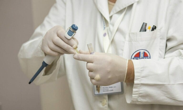 Spital-Mitarbeiter — DarkoStojanovic / pixabay.com