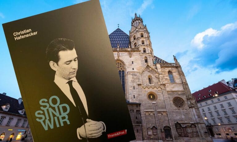 Stephansdom / Buch — Dimitry Anikin / wikimedia.org (CC0 1.0)