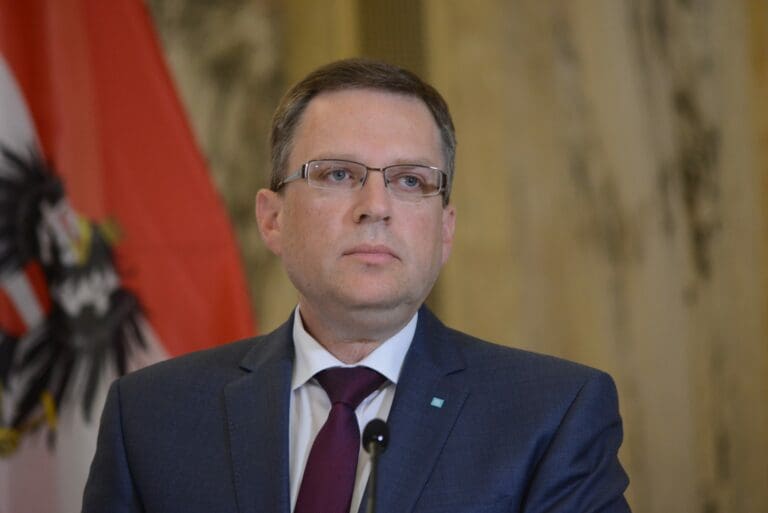 Kein Pflegegeld: ÖVP schweigt — Unzensuriert.at