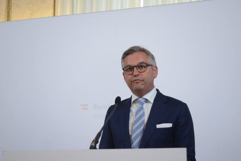 Vater kritisiert Minister: „Finanzämter glänzen wieder mit Unkenntnis“ — Unzensuriert.at