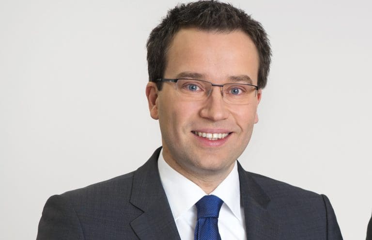 „Geringfügige“ sollen auch Steuern zahlen — AMS / Spiola