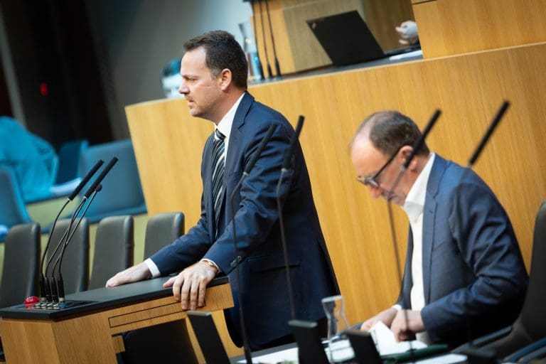 Impfschäden: FPÖ kritisiert Verzögerung — Parlamentsdirektion/Ulrike Wieser