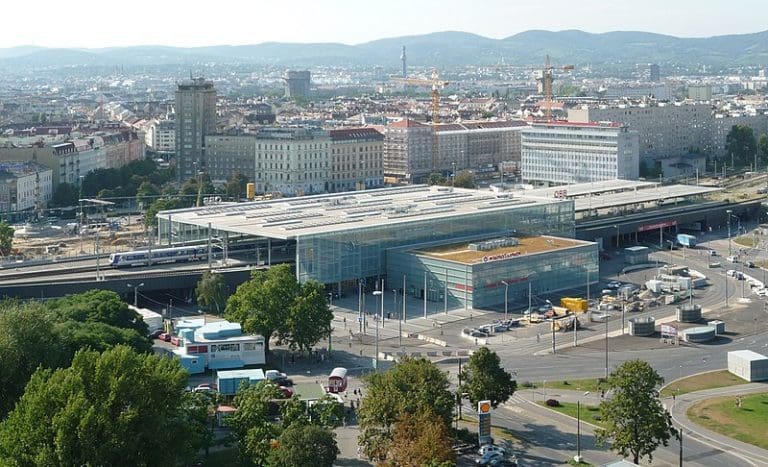 Zwei Verletzte: Syrer stachen am Praterstern zu — Peter Gugerell / wikimeida.org (CC BY-SA 4.0))