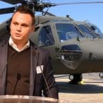Andreas Bors und Black Hawk-Hubschrauber