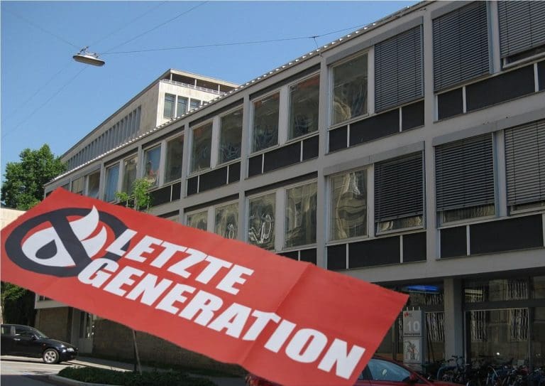 TU Graz, Letzte Generation — bratispixl / flickr (CC BY-NC 2.0) und Andreas E. Neuhold / Wikimedia CC BY-SA 3.0 Deed