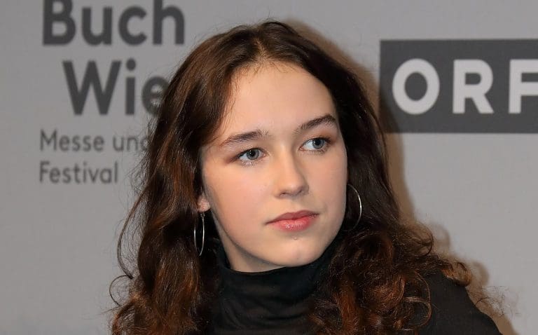 Grüne versinken im Schilling-Sumpf — C.Stadler/Bwag / Wikimedia (CC BY-SA 4.0 Deed)