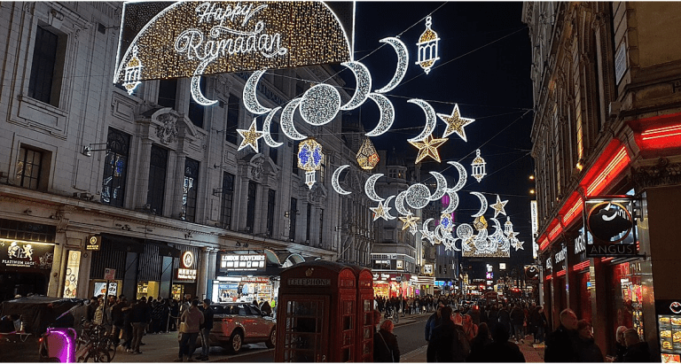 "Happy Ramadan"-Festbeleuchtung in Frankfurt — Thomas Dahlstrøm Nielsen / wikimedia commons (CC BY SA 4.0)