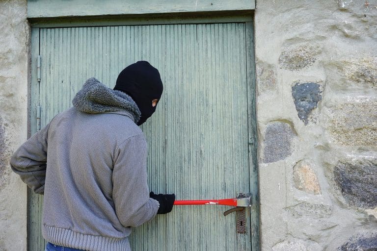 Rumänen-Bande geschnappt: Serien-Einbrüche mit 500.000 Euro Schaden — pixabay / TheDigitalWay