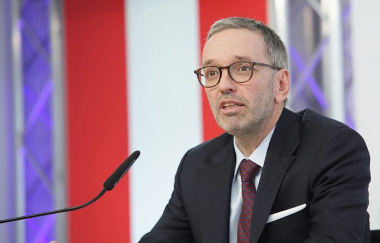 Gegner-Frust: „FPÖ auf Platz eins festgenagelt" — FPÖ