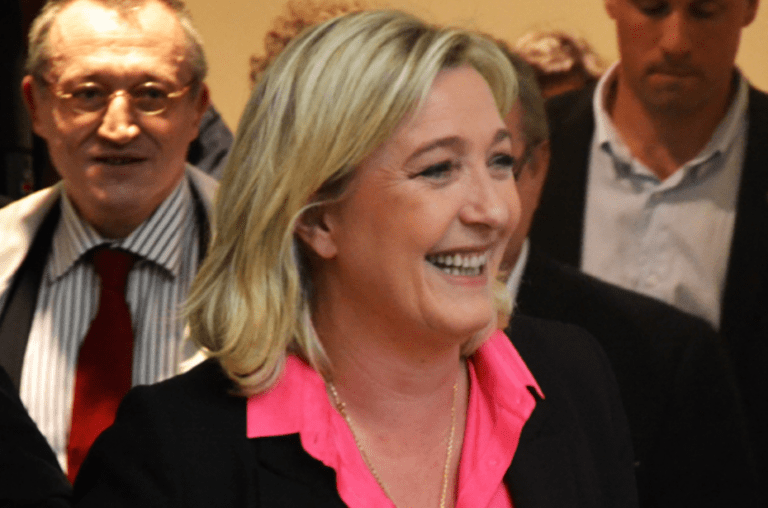 Wahlkampf:  Le Pen fordert Vorrang für Franzosen — Rémi Noyon / wikimedia commons (CC BY 2.0)