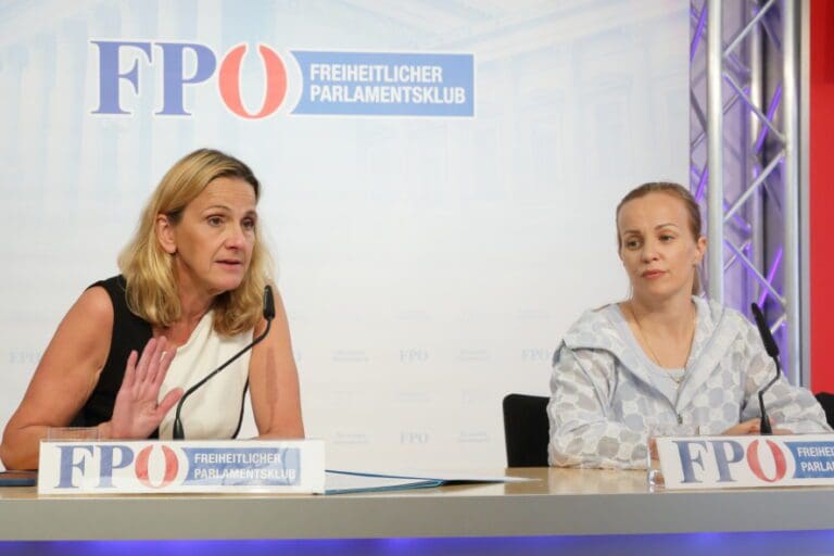 Dagmar Belakowitsch und Eva Voraberger — FPÖ TV