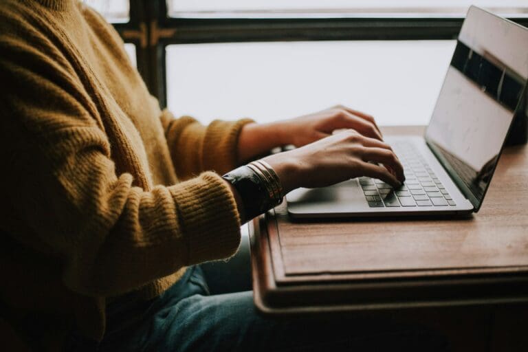 Ghostwriting in Österreich — unsplash/christinhumephoto