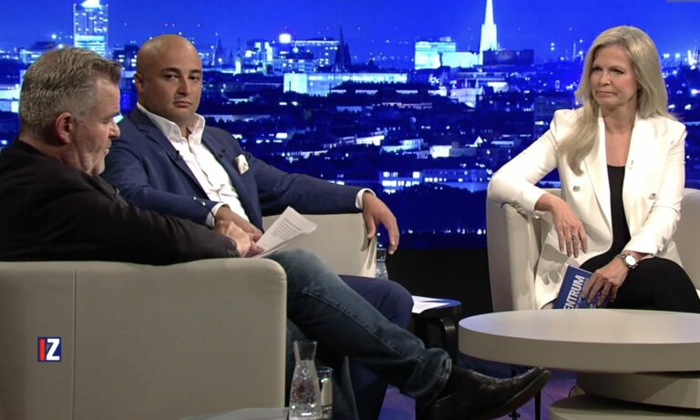 Cornelius Obonya, Robert Willacker und Claudia Reiter — Screenshot / ORF ON