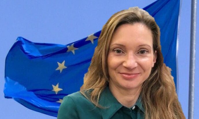 FPÖ-Abgeordnete Susanne Fürst zeigt sich auf Facebook verwundert, dass die ÖVP die EU-Flaggen-“Fake News” nicht richtiggestellt hat.
