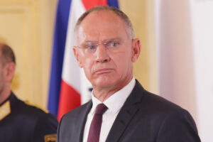 Show-Bilanz aus dem Innenministerium: 7.000 „Außerlandesbringungen“, kaum einer nach Damaskus — NFZ