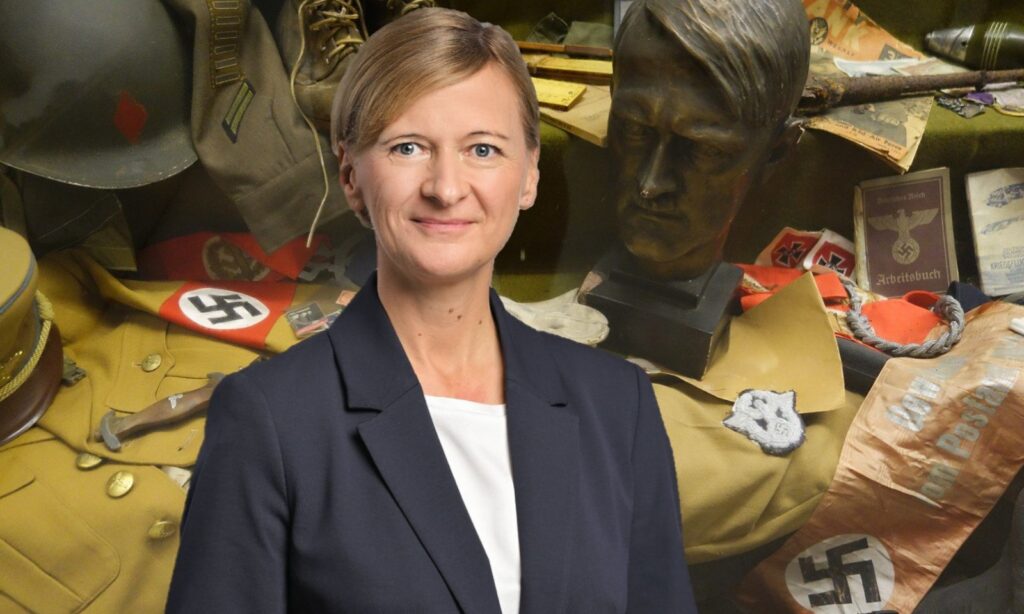 Sabine Schatz und Nazi-Devotionalien