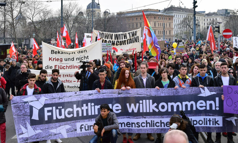 Warum gibt es keine Demo linker NGOs gegen diese „harte“ Migrationspolitik? Vermutlich deshalb, weil es sich beim Thema „Familiennachzug“ nur um einen Schmäh handelt.