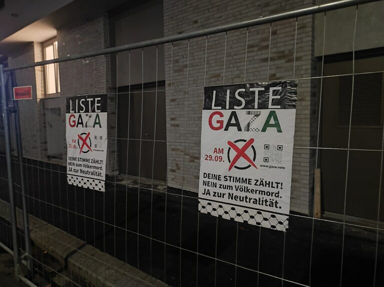 Die „Liste Gaza“ (Bild: Wahlplakate zur Nationalratswahl 2024) tritt zur Wien-Wahl nicht mehr an, schickt aber trotzdem eine Kandidatin ins Rennen – für eine andere Migrantenpartei.