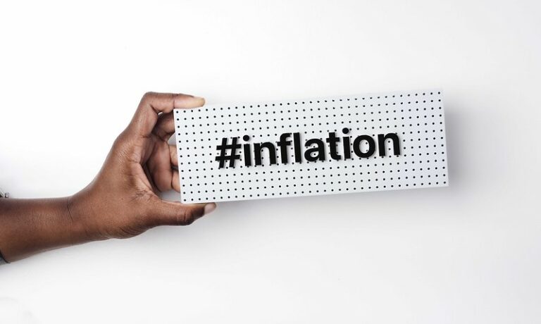 Inflation steigt, Leben wird wieder teurer — Focal Foto / flickr.com (CC BY-NC 2.0)