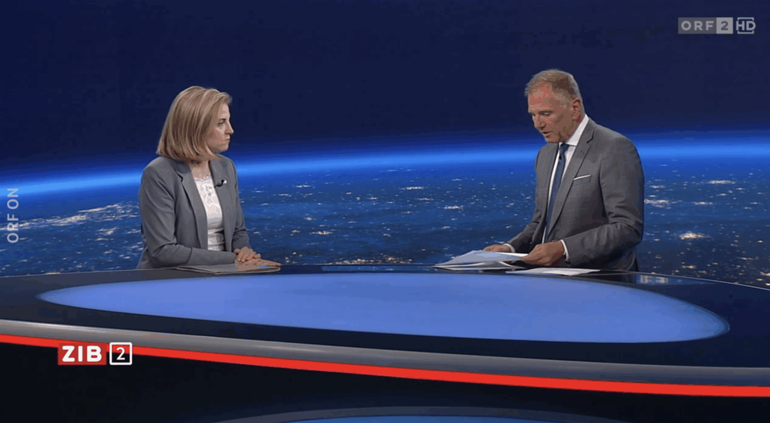 NEOS-Außenministerin kam beim Israel-Iran-Konflikt ganz schön ins