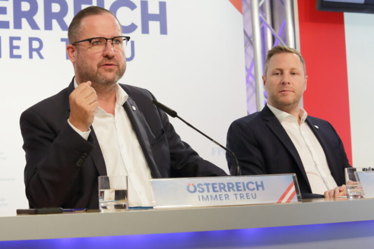 Nach Sado-Maso-Skandal: FPÖ startet Whistleblower-Plattform zu schwarzen Netzwerken im Außenamt — FPÖ