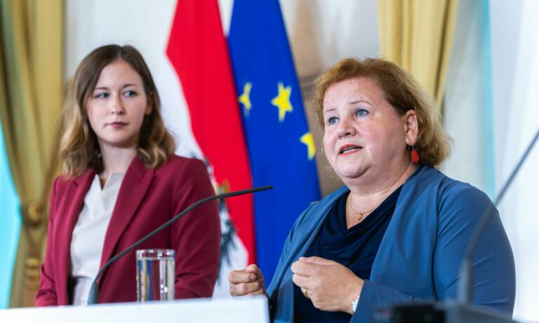 Deshalb heißt es bei OP-Termin „bitte, warten“!  — Tarek Wilde / BKA