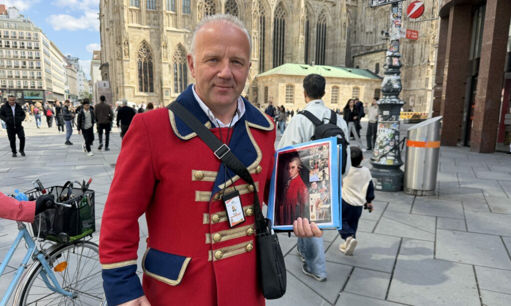 Fitim Velija, Mozart-Verkäufer